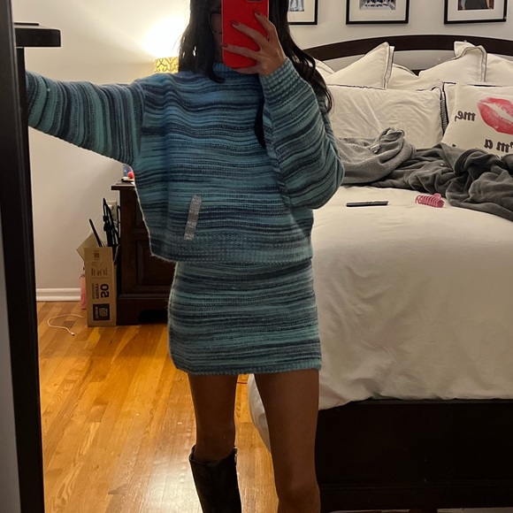 COPY - Zara Sweater Skirt - Picture 4 of 5